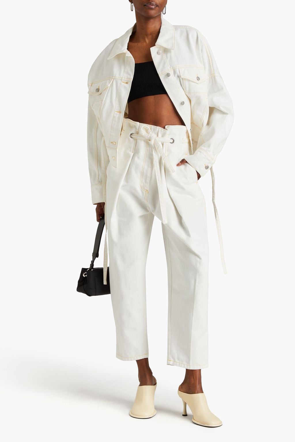3.1 PHILLIP LIM جينز قصير بقصة تضيق تدريجيًا وبخصر عالٍ