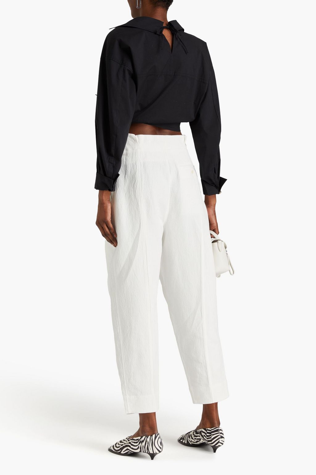 3.1 PHILLIP LIM بنطال قصير بقصة تضيق تدريجياً مصنوع من القطن ومزيج الكتان بتصميم مجعّد