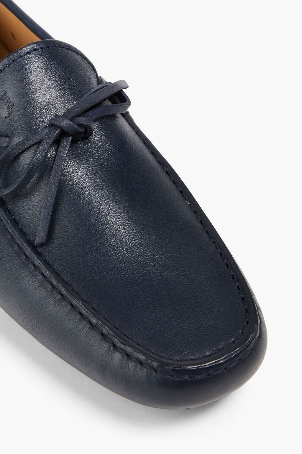 TOD'S حذاء قيادة مصنوع من الجلد