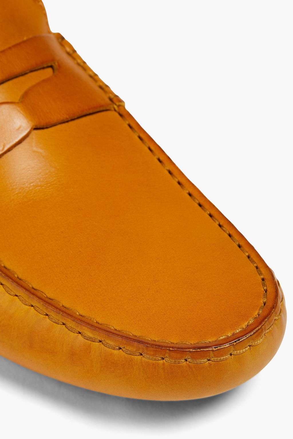 TOD'S حذاء قيادة مصنوع من الجلد