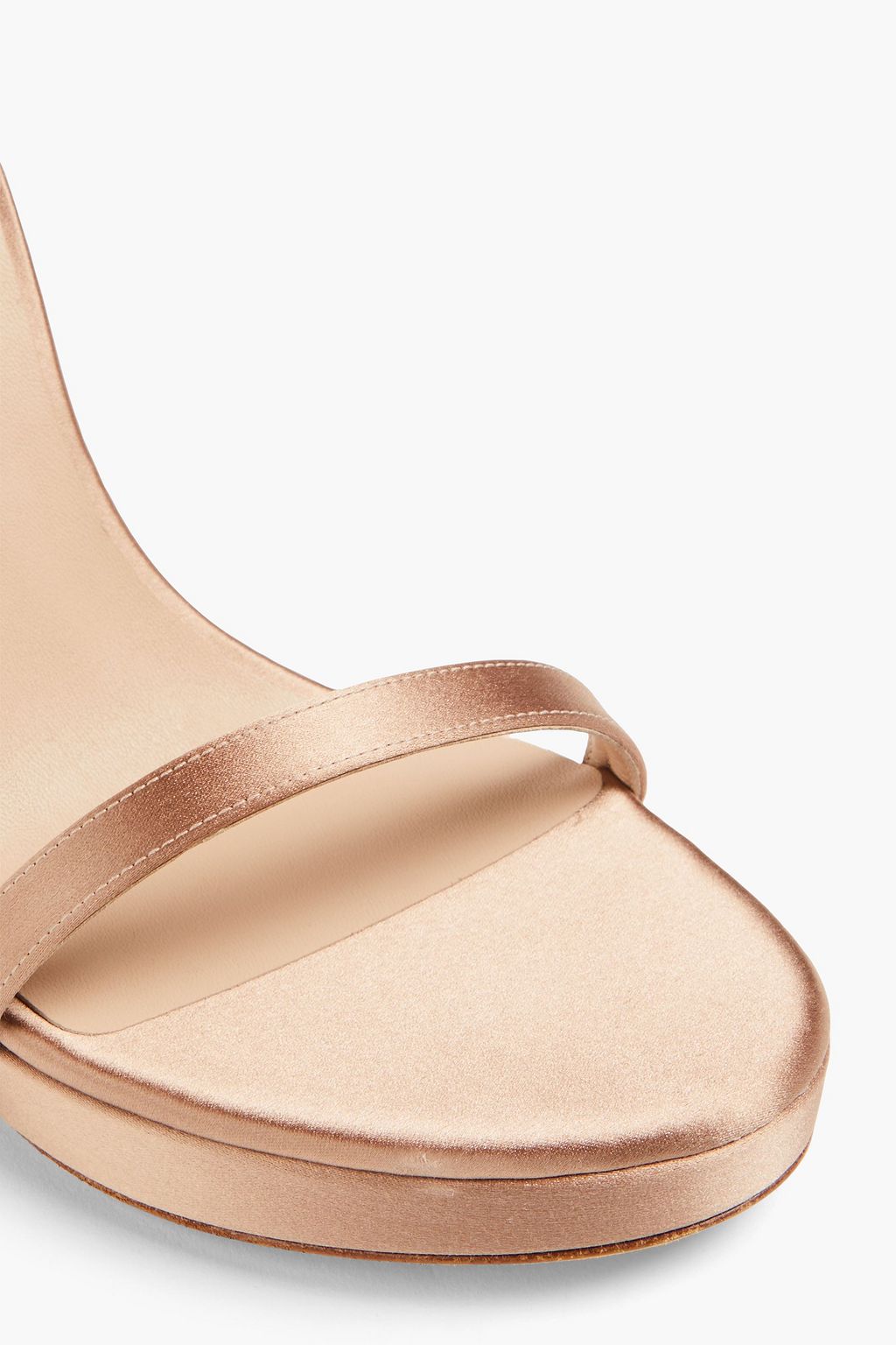 STUART WEITZMAN صندل مصنوع من الساتان