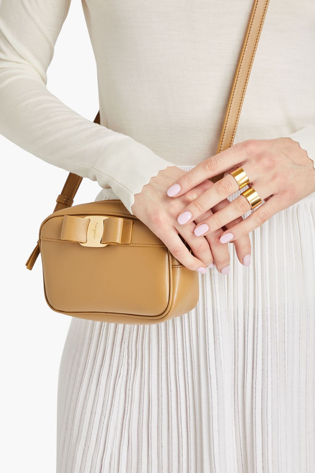FERRAGAMO 바라 보우 가죽 크로스바디 백