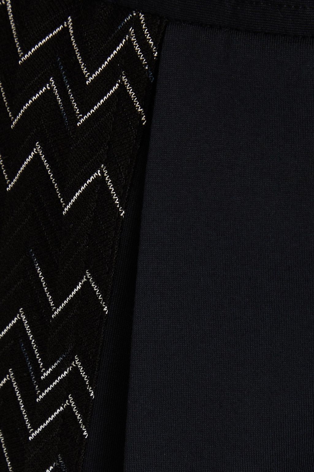 MISSONI بنطال مصنوع من الجيرسي مع قطع محاكة بجانب بعضها البعض من الكروشيه بألوان متداخلة