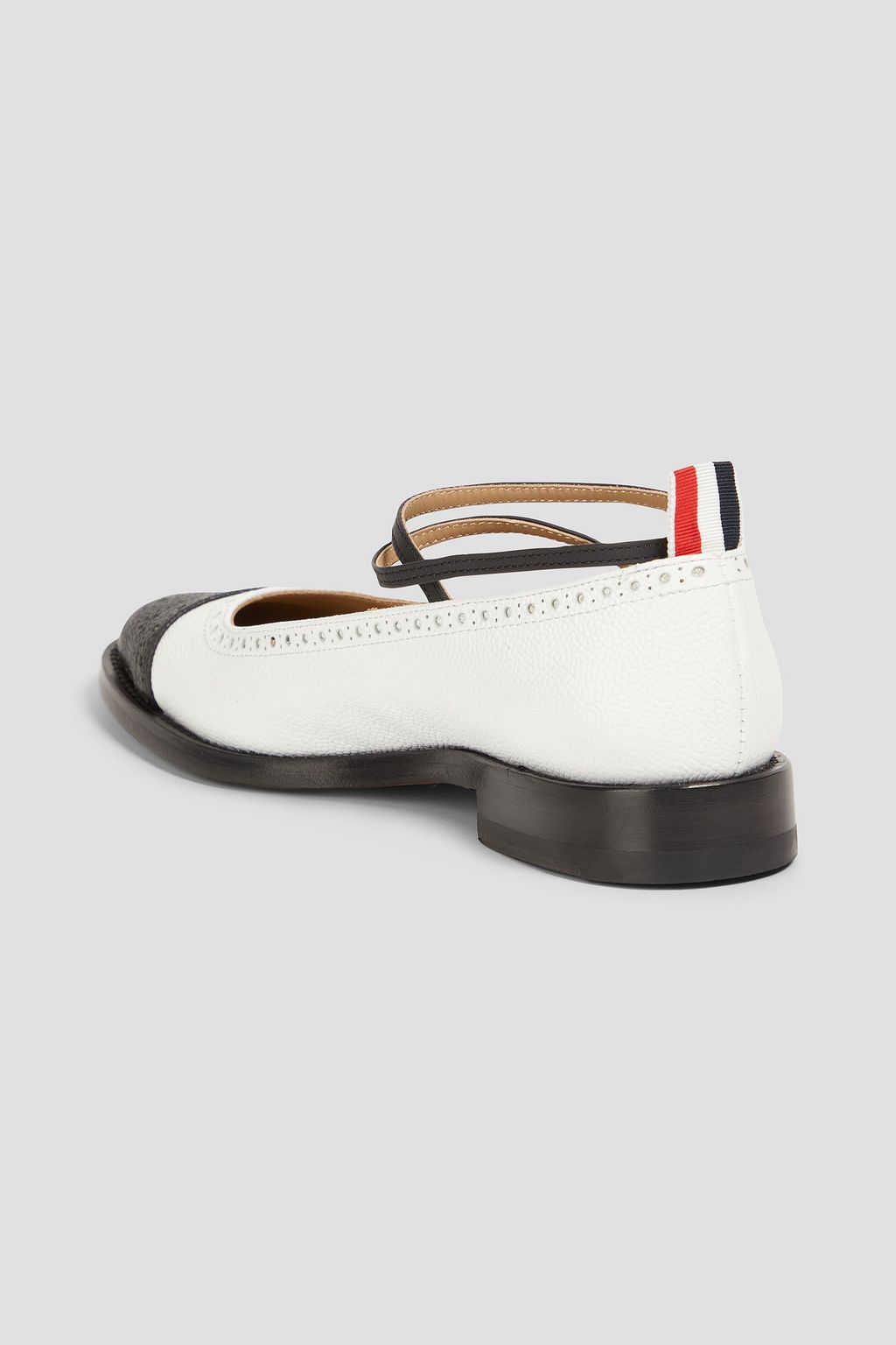 THOM BROWNE حذاء باليرينا مسطح من الجلد المُحبّب بلونين
