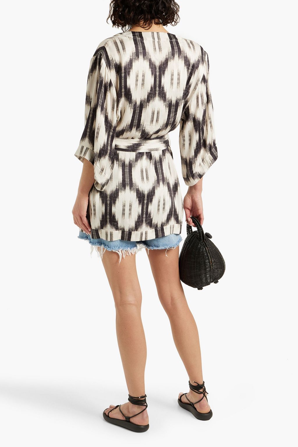 ALICE + OLIVIA كيمونو ’’دومينو’’ مصنوع من ساتان بحبكة الجاكار ومزين بطبعات