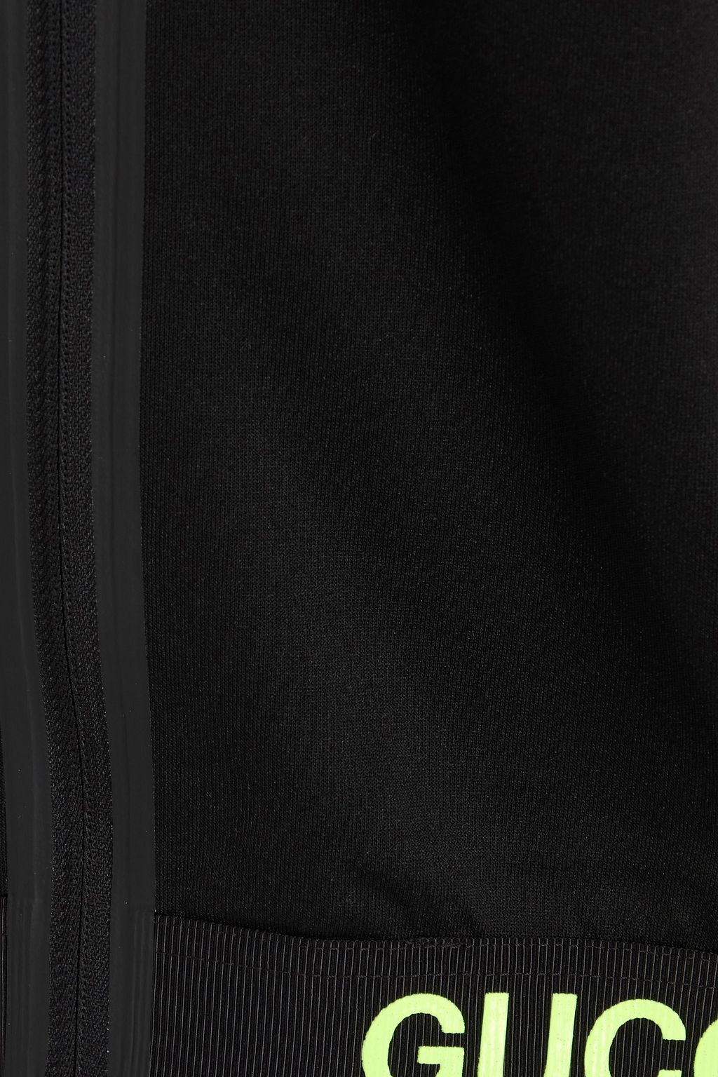 GUCCI كنزة هودي مصنوعة من الجيرسي المطاطي ومزينة بطبعة شعار العلامة