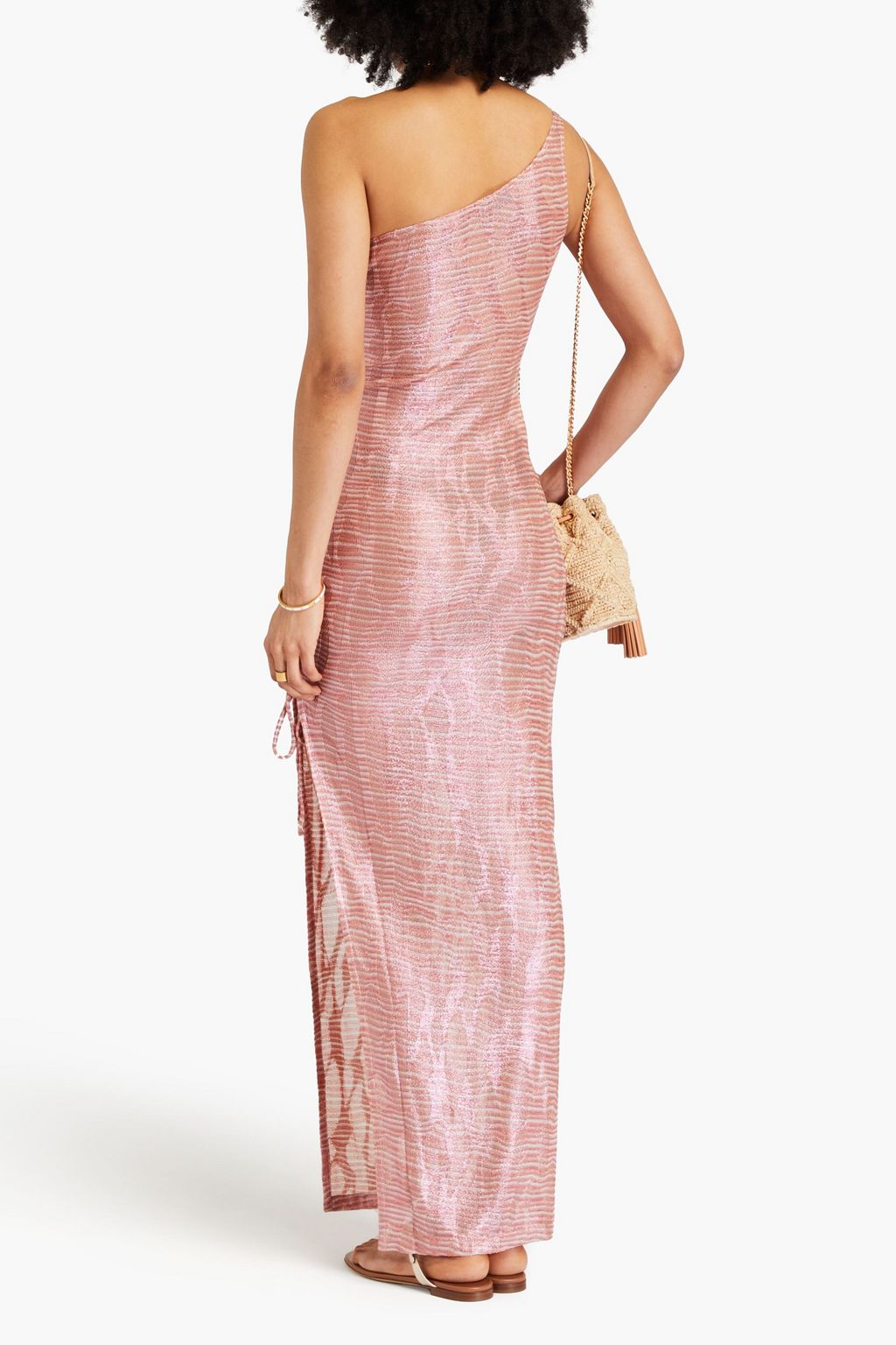 MISSONI رداء بحر بحبكة كروشيه بكتف واحد ولون معدني