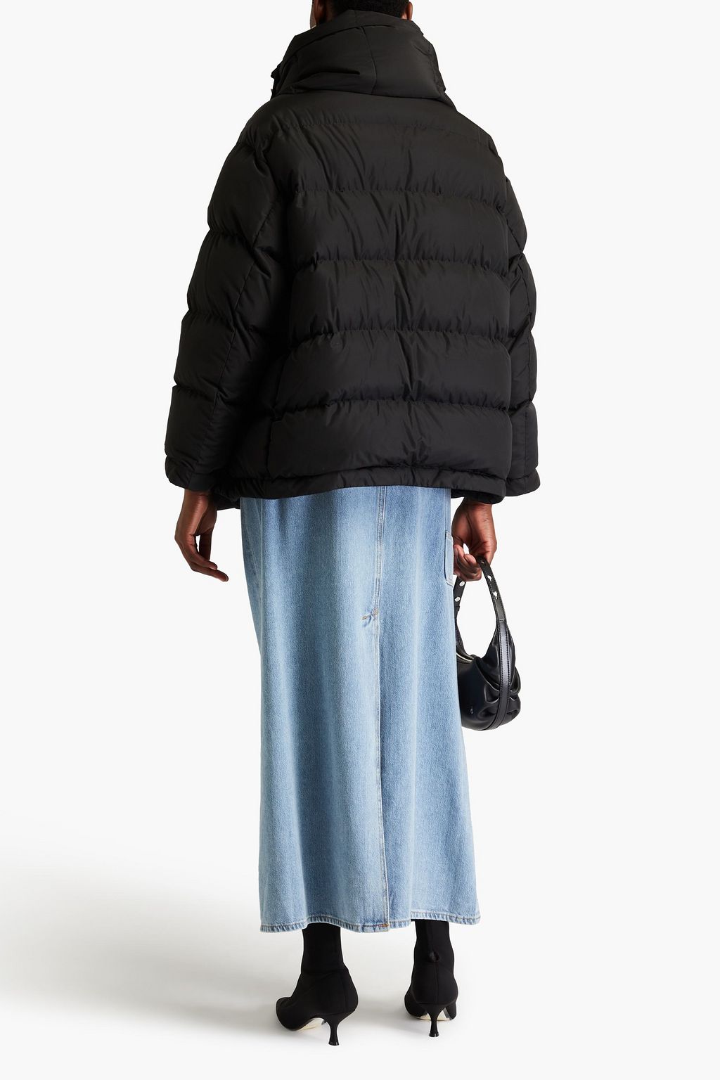 BALENCIAGA جاكيت من قماش عازل بتصميم مبطّن