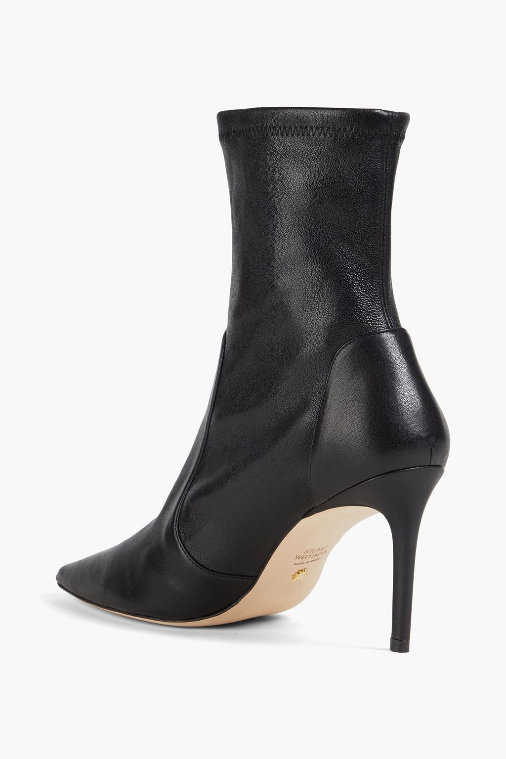 STUART WEITZMAN حذاء بوت على شكل جوارب من الجلد المرن