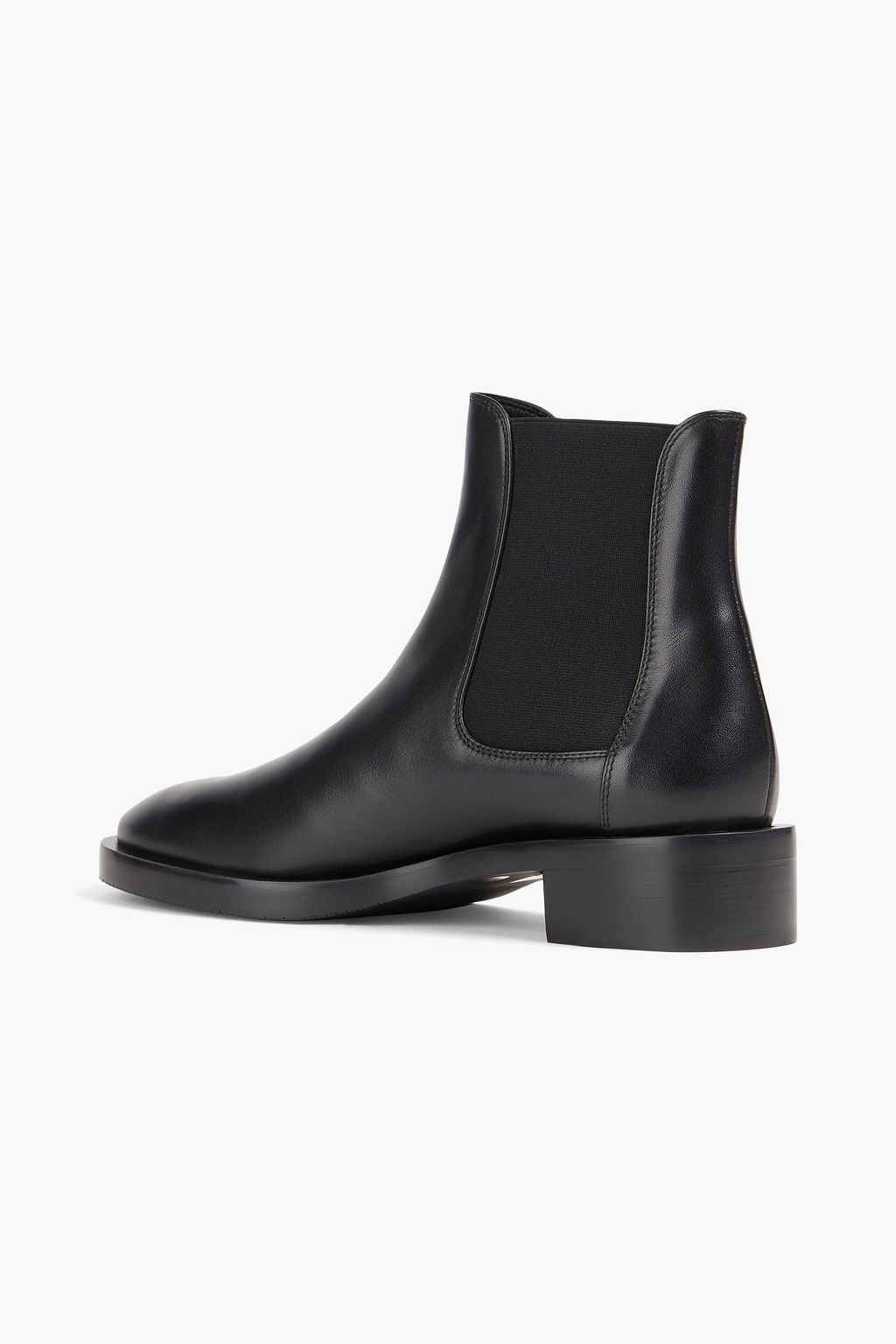 STUART WEITZMAN بوت تشيلسي «سوندرا» من الجلد