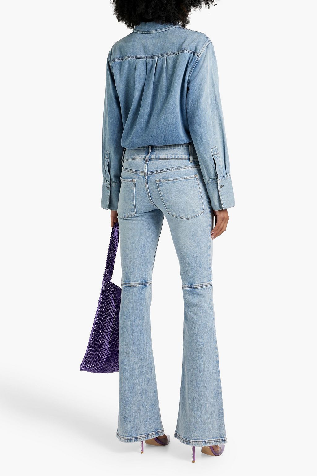 ALICE + OLIVIA JEANS جينز "ستايسي" منخفض الارتفاع وبحواف واسعة ولون باهت