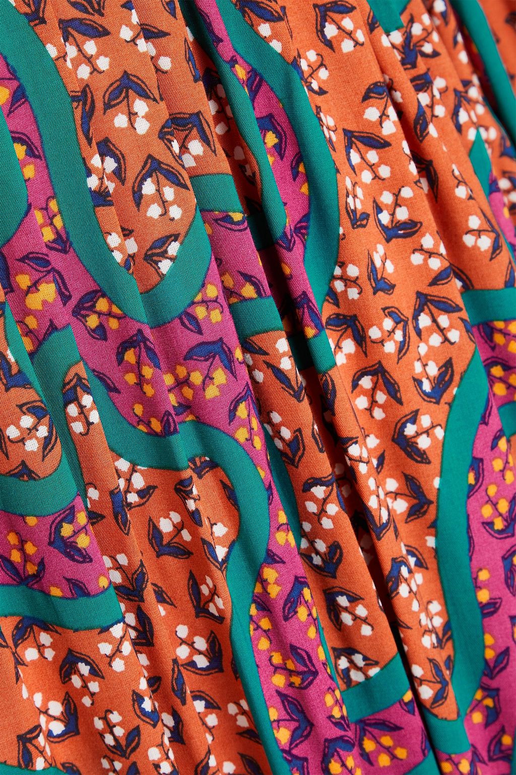 DIANE VON FURSTENBERG فستان "جينيفر" طويل من الموسلين مزين بطبعات وفتحات