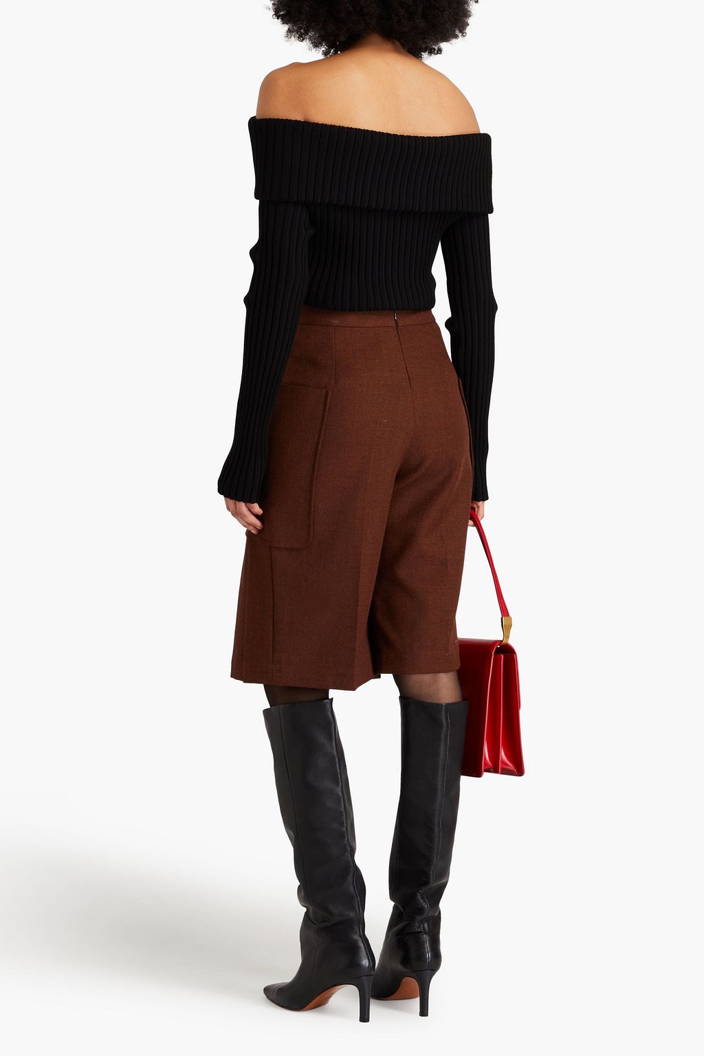 TORY BURCH كنزة رياضية بحبكة مضلّعة وتصميم مكشوف الكتفين