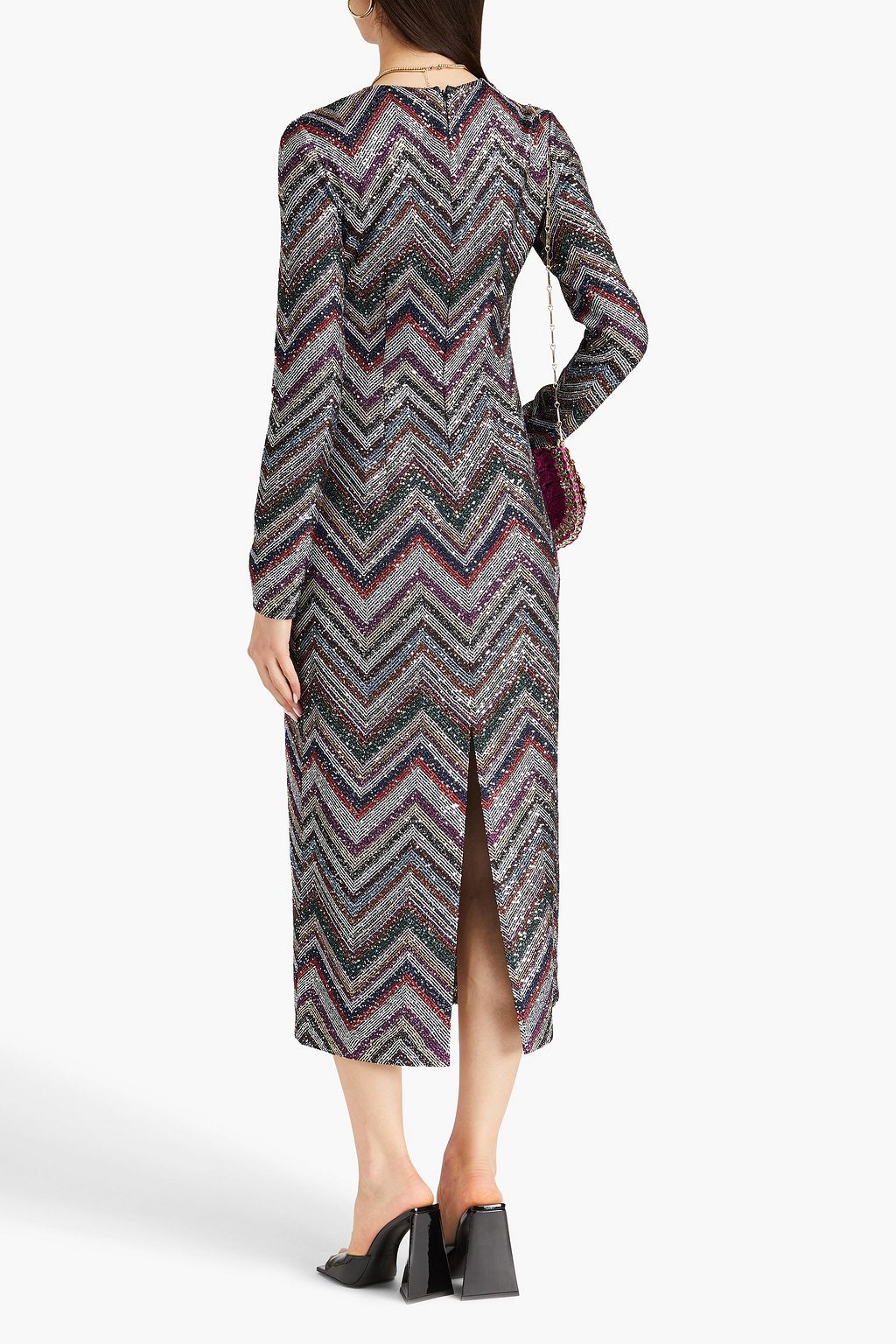 MISSONI فستان متوسط الطول من نسيج محبوك بنمط كروشيه مزين بأقراص برّاقة