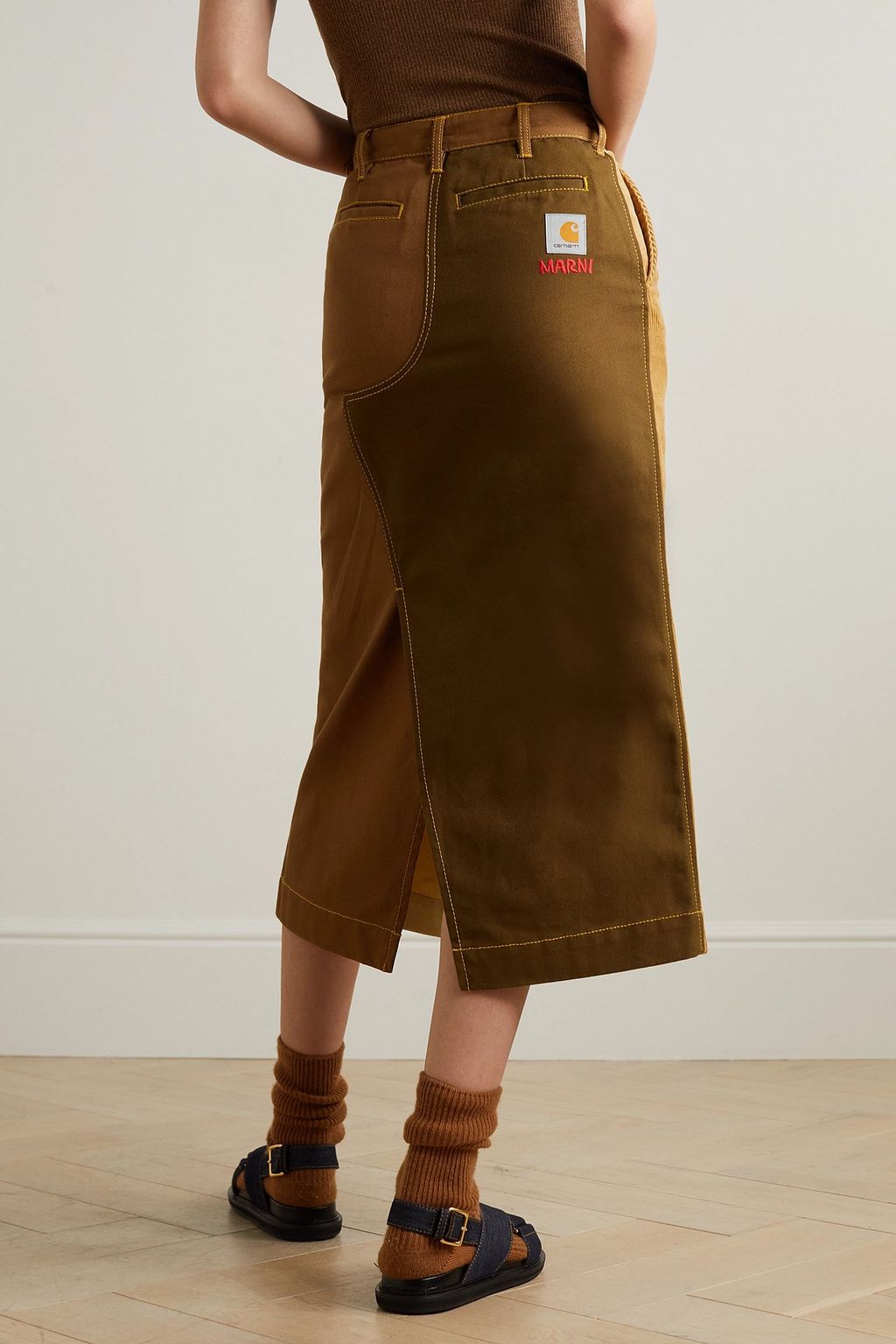 MARNI X CARHARTT WIP Carhartt WIP + تنورة متوسّطة الطول من القطن والمخمل المضلّع بأقسام متباينة الألوان