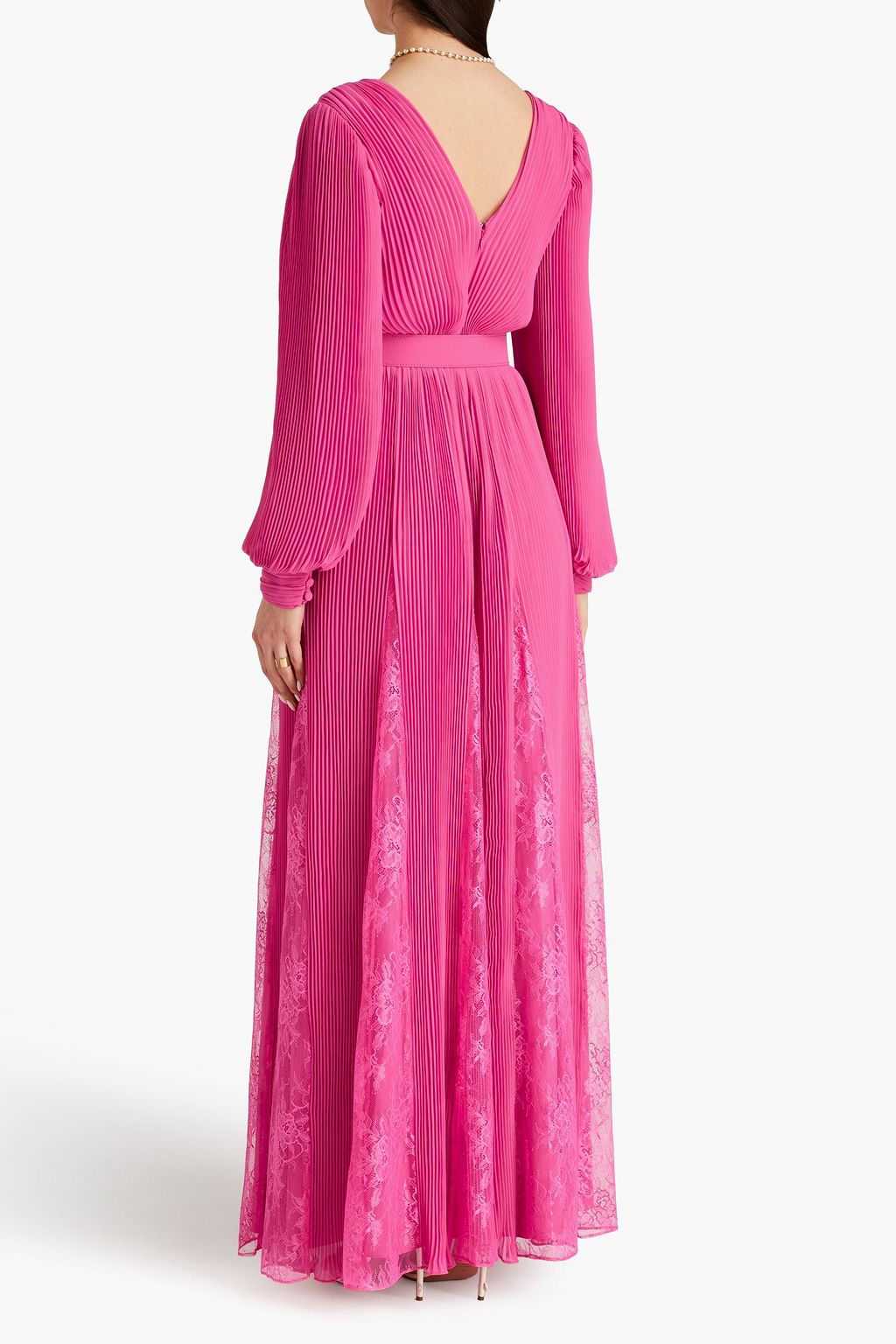 BADGLEY MISCHKA فستان سهرة من الجورجيت بكسرات وحواف من الدانتيل