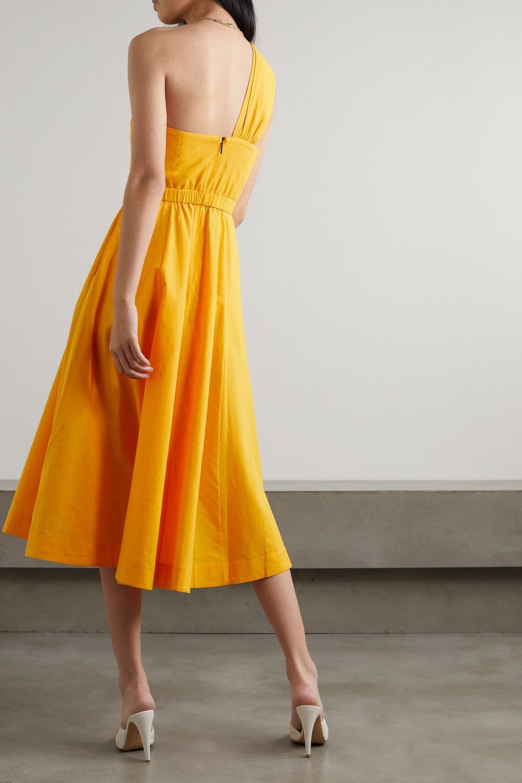 JASON WU فستان متوسّط الطول بكتف واحدة من مزيج القطن والكتّان بفتحات