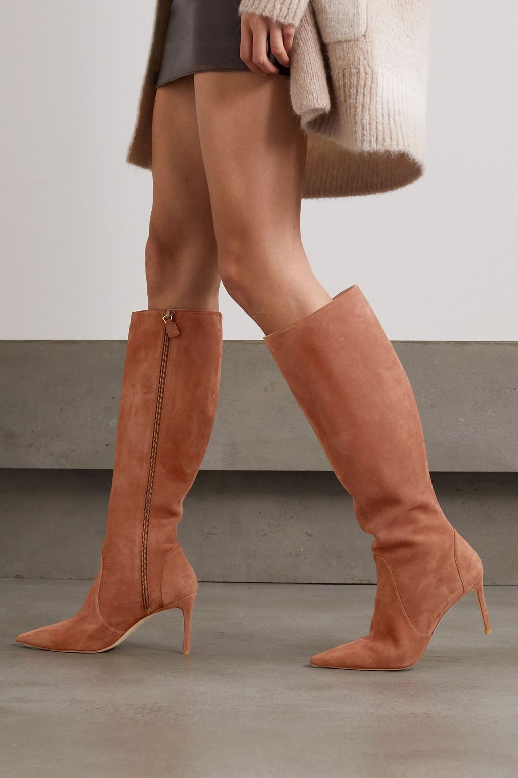 STUART WEITZMAN بوت Stuart بطول الركبة من جلد السويد