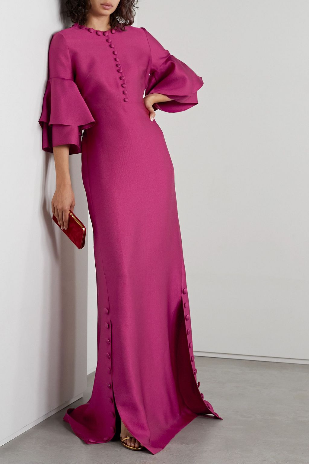 REEM ACRA فستان سهرة من ساتان بيكيه بكشاكش مزركش بأزرار