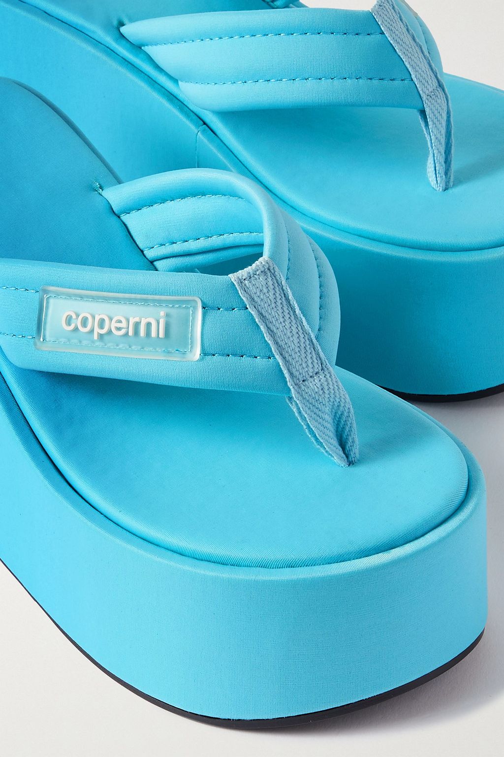 COPERNI 로고 아플리케 네오프렌 웨지 플립플랍