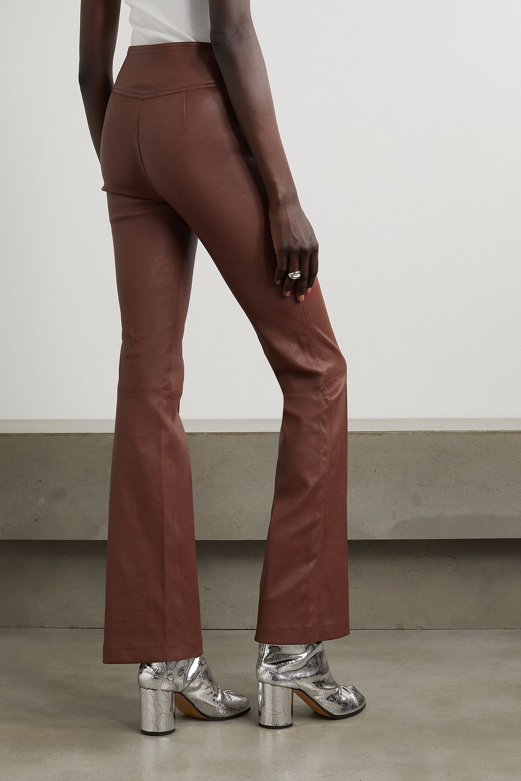 HELMUT LANG بنطال من الجلد بقصة بوت كات