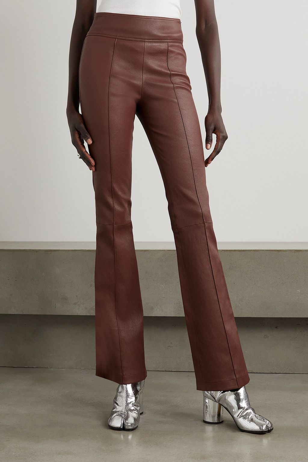 HELMUT LANG بنطال من الجلد بقصة بوت كات
