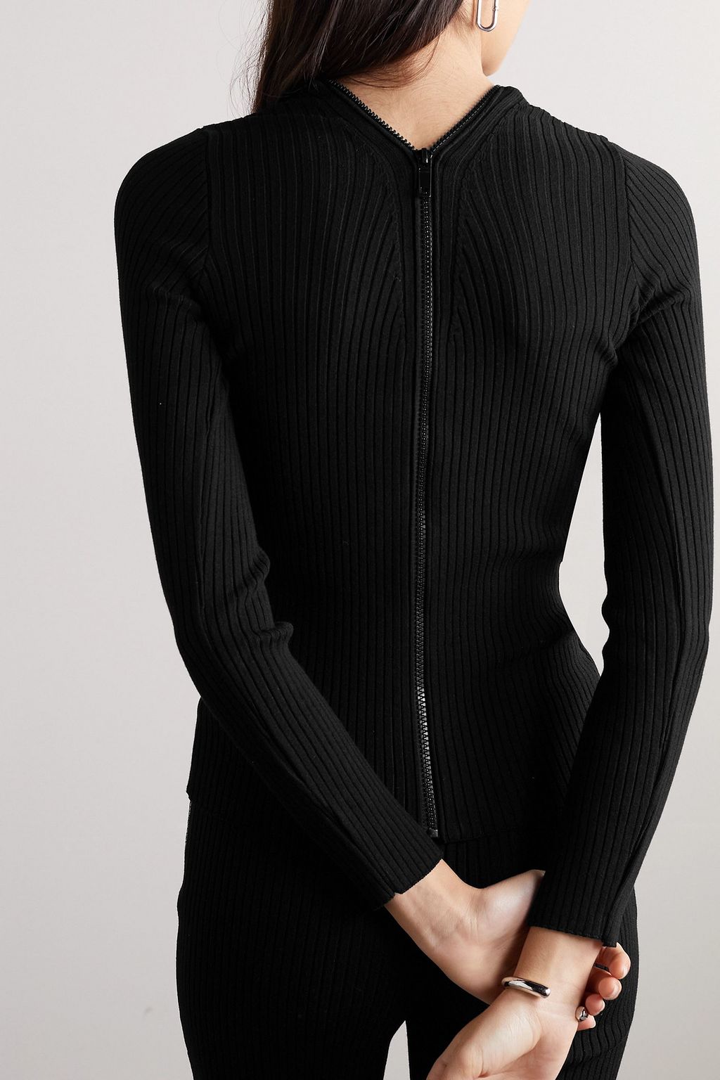 COURRÈGES 지퍼 디테일 골지 니트 가디건