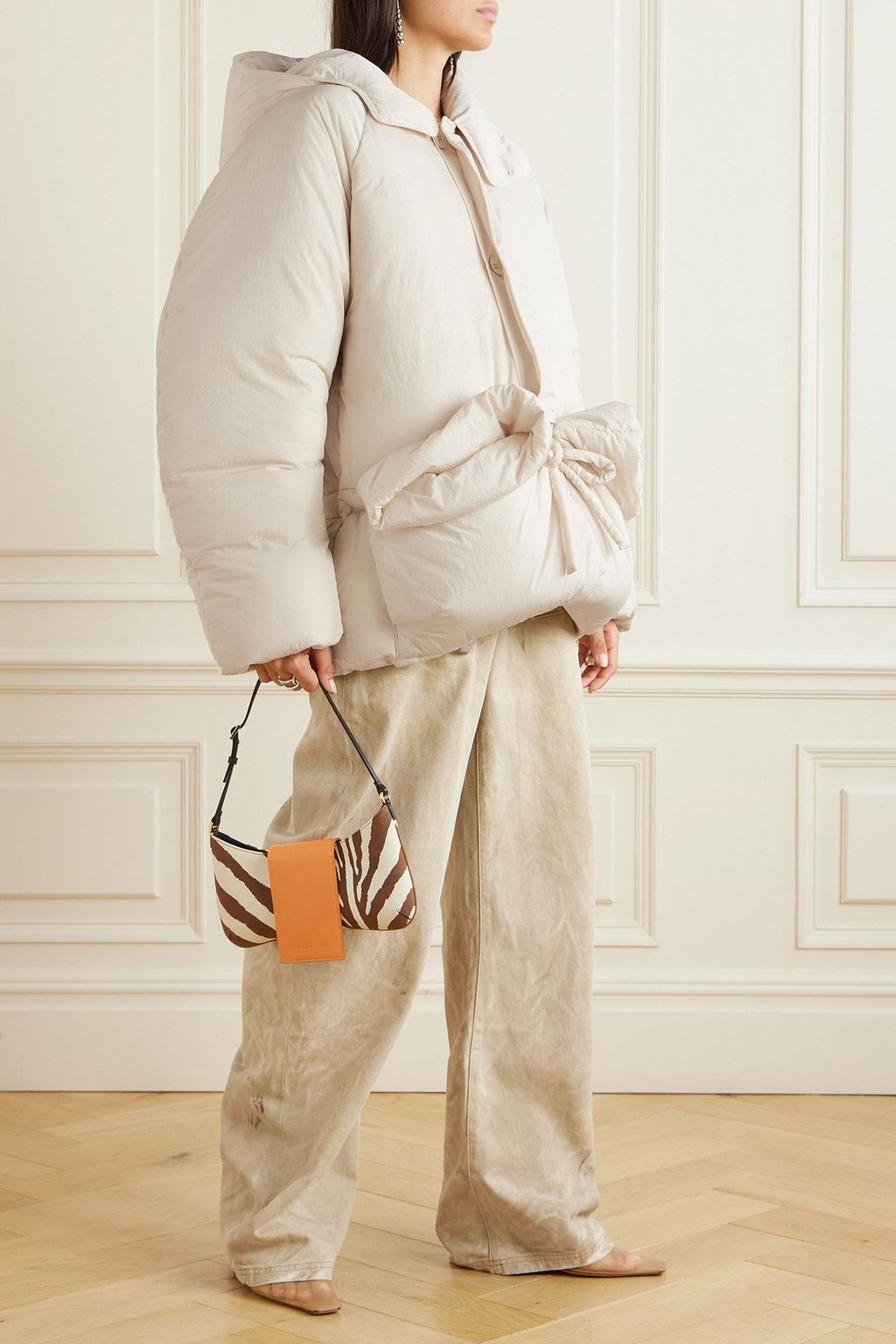 JACQUEMUS La Doudoune Capullo oversized shell hooded jacket