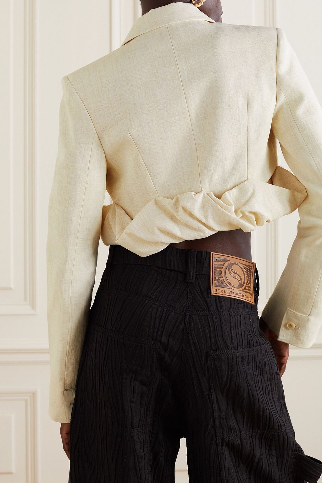 JACQUEMUS بليزر قصير من مزيج الكتان بتصميم كرواسون