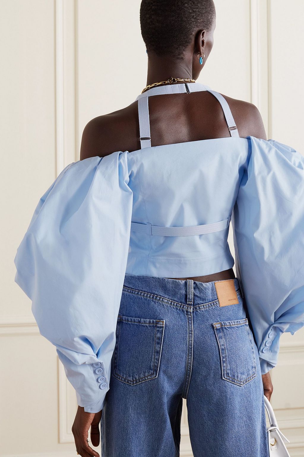 JACQUEMUS بلوزة Taffetas قصيرة من مزيج من القطن بأكتاف متدلية