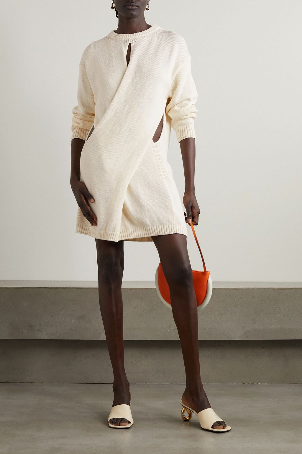 JW ANDERSON فستان بتصميم ملفوف من الأمام وفتحات من القطن
