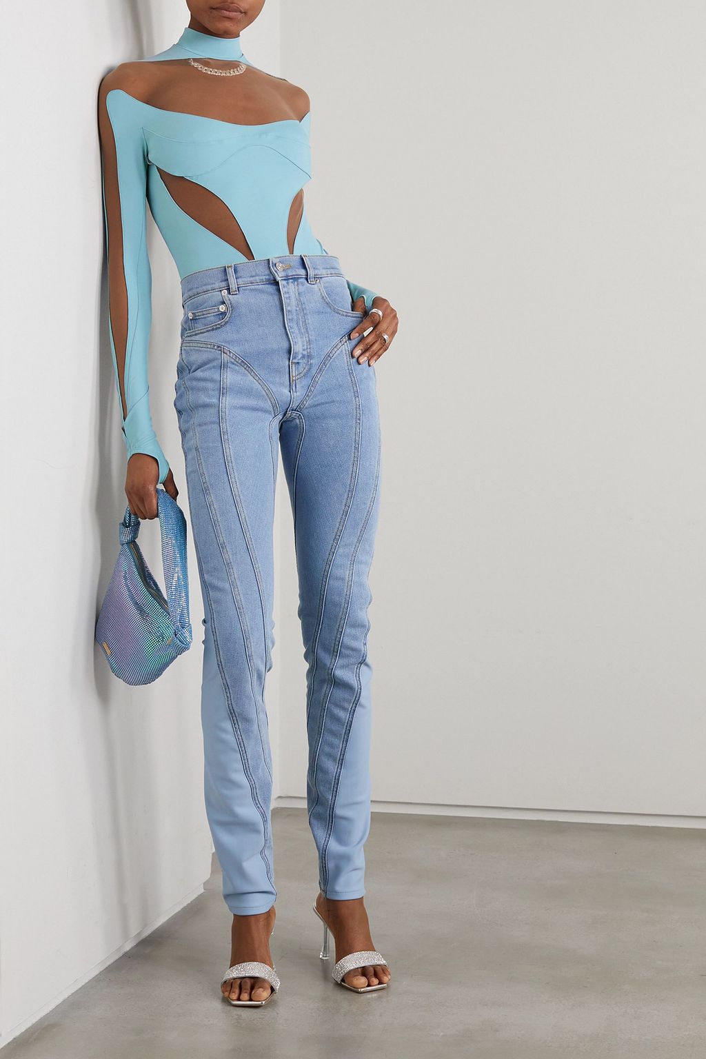 MUGLER بودي سوت من التول والجيرسي المطاط بفتحة