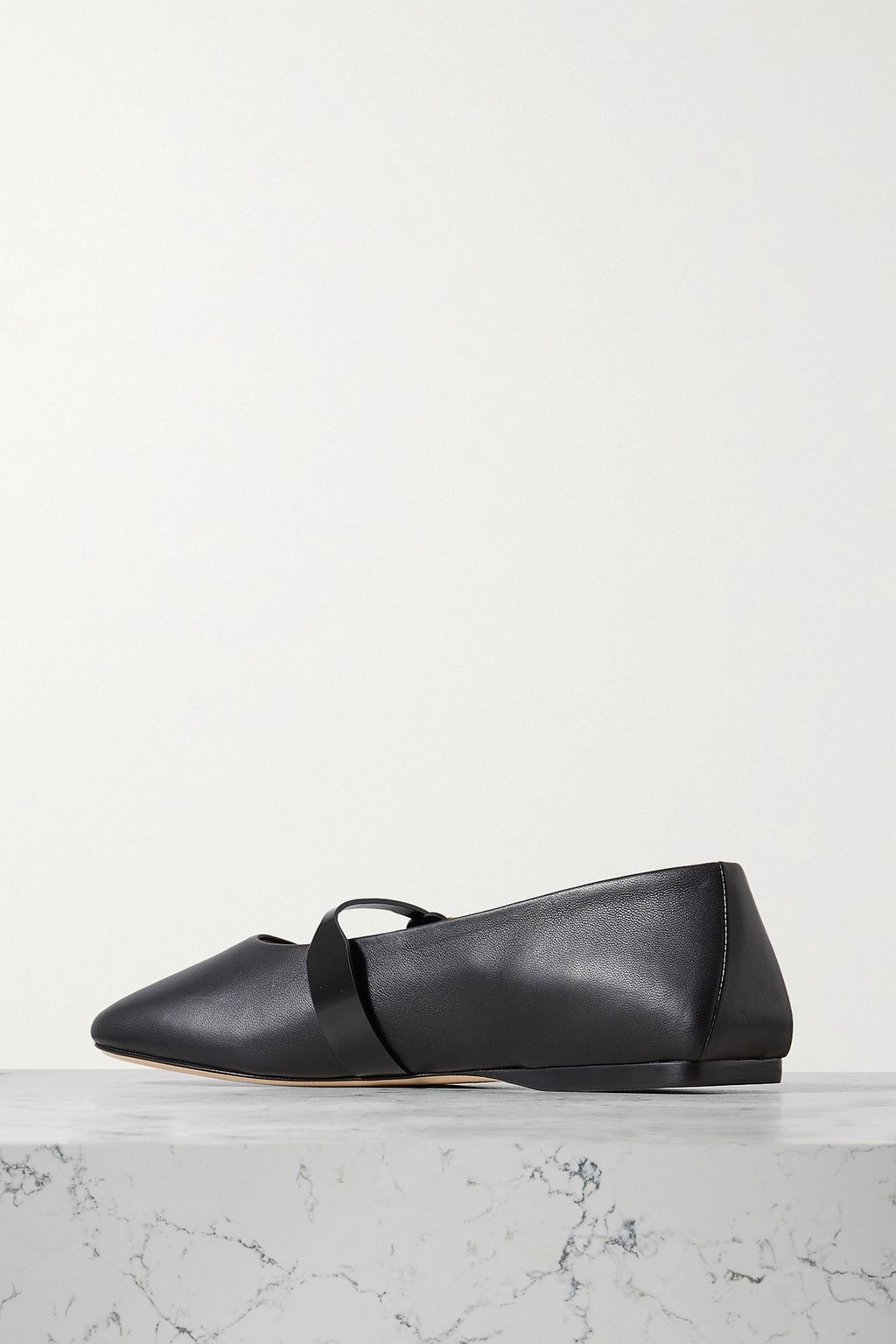 JACQUEMUS 론드 가죽 메리 제인 발레리나 플랫