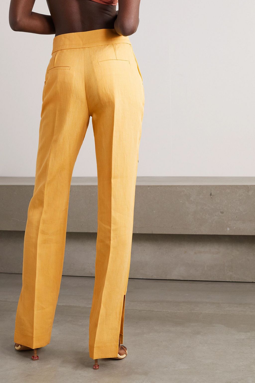 JACQUEMUS بنطال "تيباو" من مزيج الكتان بأرجل مستقيمة