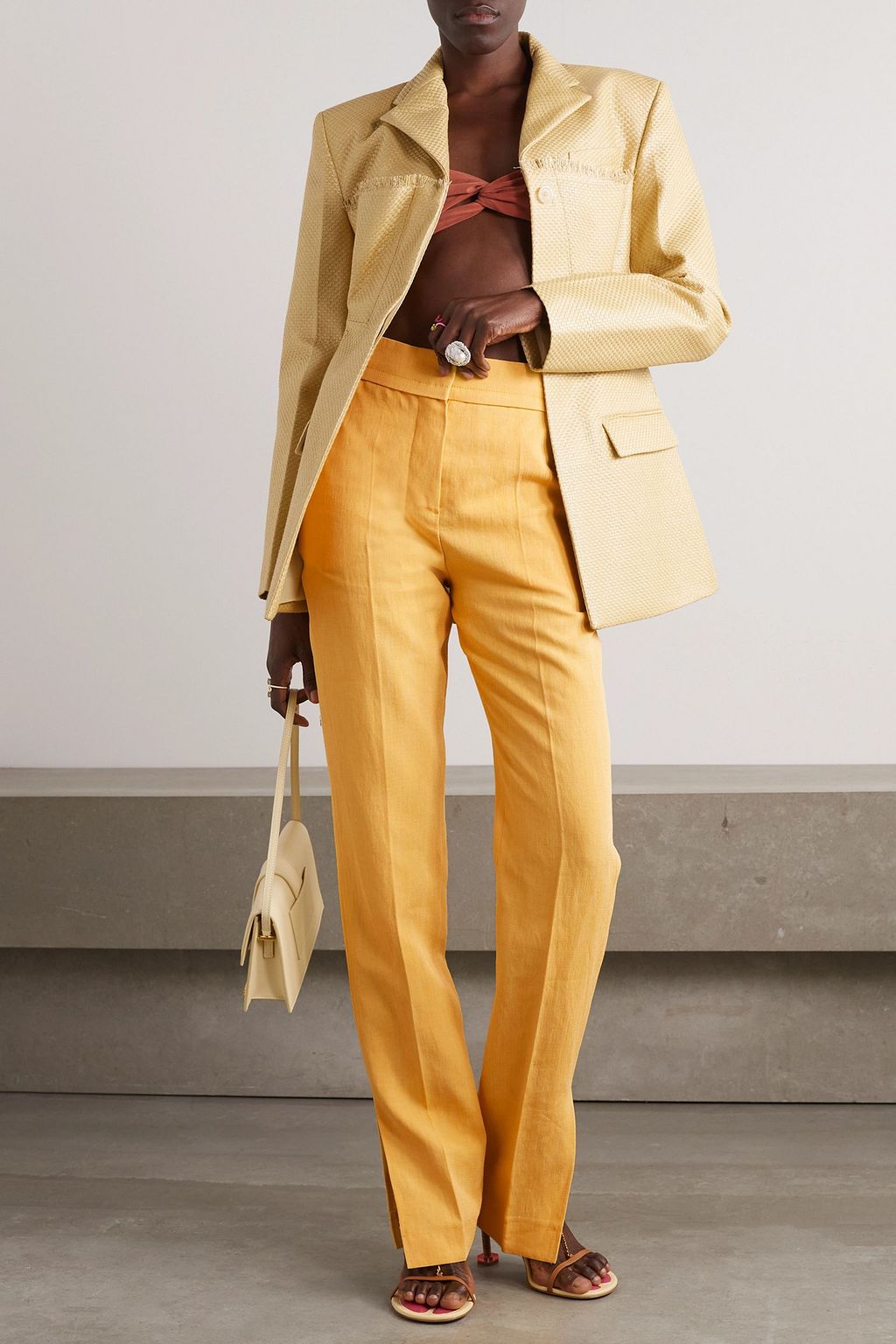 JACQUEMUS بنطال "تيباو" من مزيج الكتان بأرجل مستقيمة