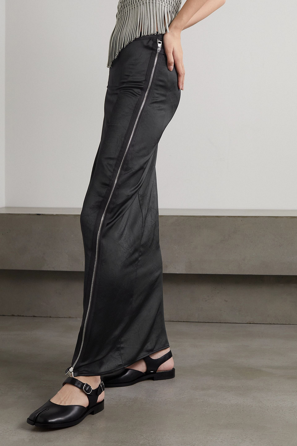 Jw Anderson Asymmetric Zip-detailed Satin Mini Skirt In Black