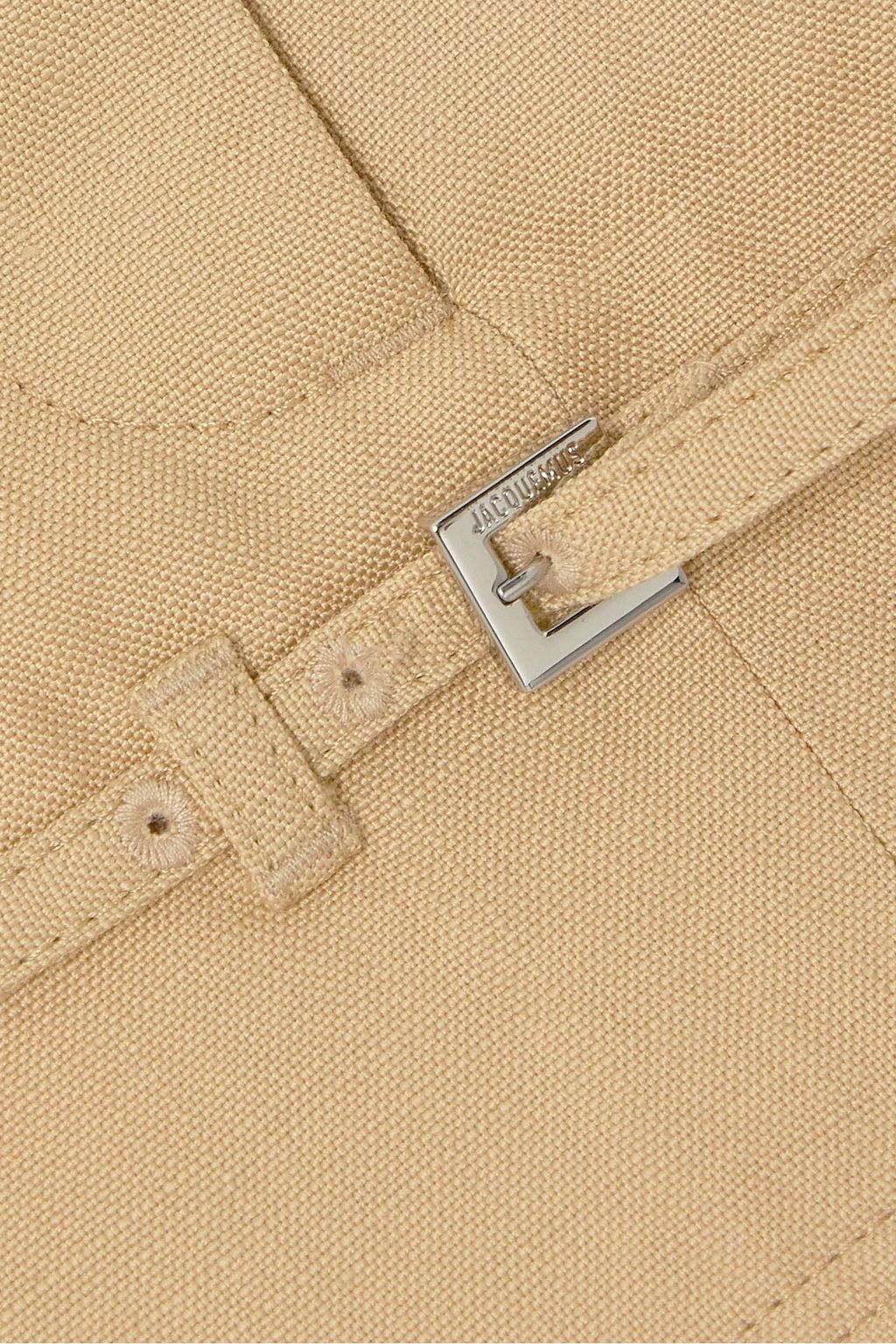 JACQUEMUS تنورة Caraco قصيرة محبوكة ومتعددة الطبقات بأبازيم