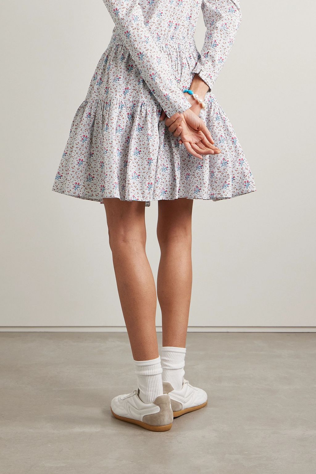 BATSHEVA X LAURA ASHLEY Laura Ashley + تنورة Amy القصيرة والمتدرّجة من قطن البوبلين بطبعة الزهور