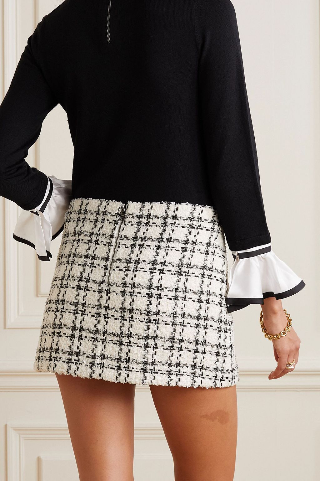 ALICE + OLIVIA تنورة قصيرة من التويد بحبكة بوكليه بنقشة المربعات