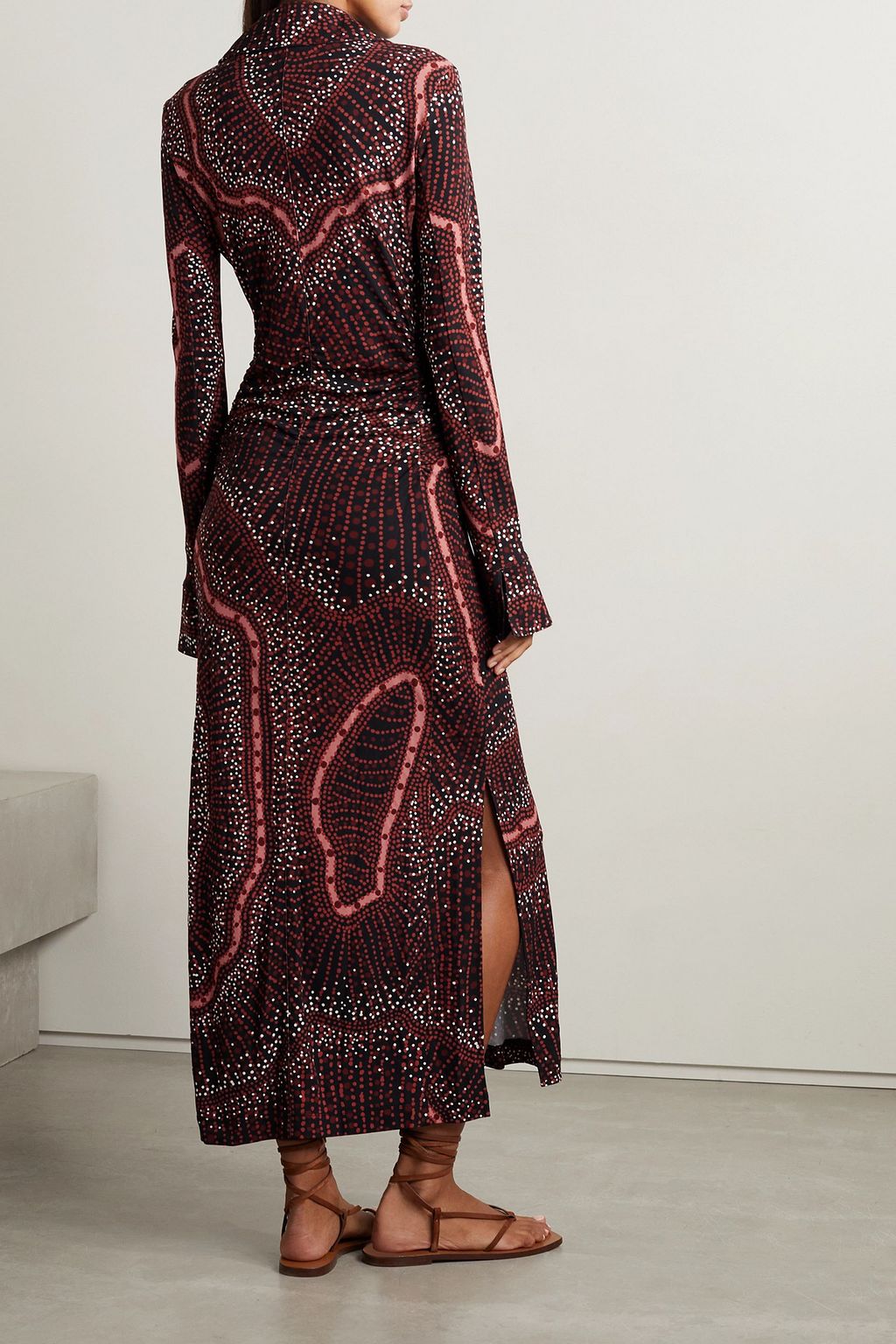 ALTUZARRA فستان بأسلوب القميص Claudia متوسط الطول بتأثير مزموم من الجيرسي المطاط بطبعات