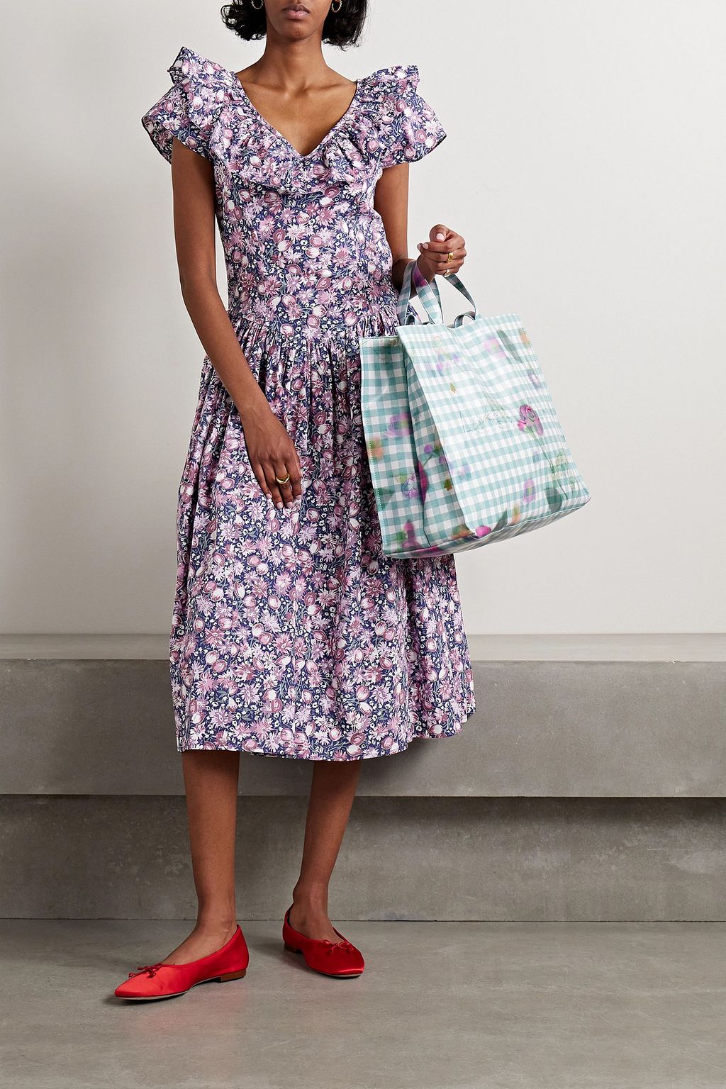 BATSHEVA X LAURA ASHLEY Laura Ashley + فستان Ileang متوسّط الطول من قطن البوبلين بطبعات وكشاكش