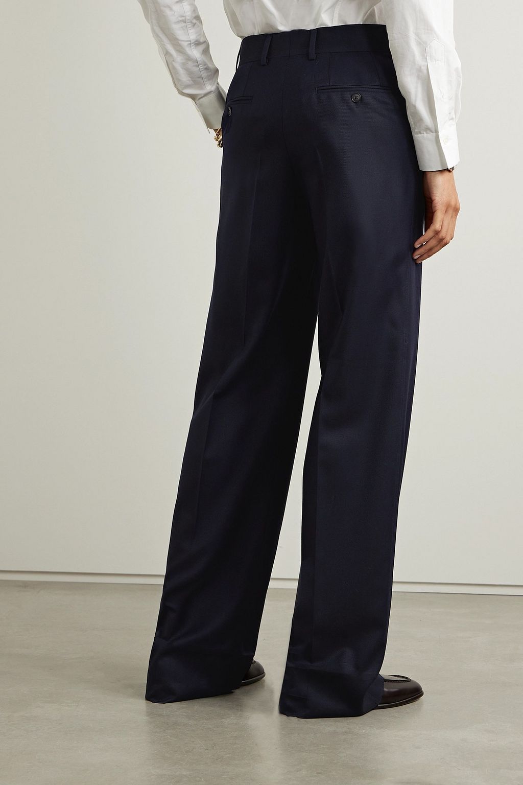 BRIONI بنطال بأرجل مستقيمة من صوف التويل