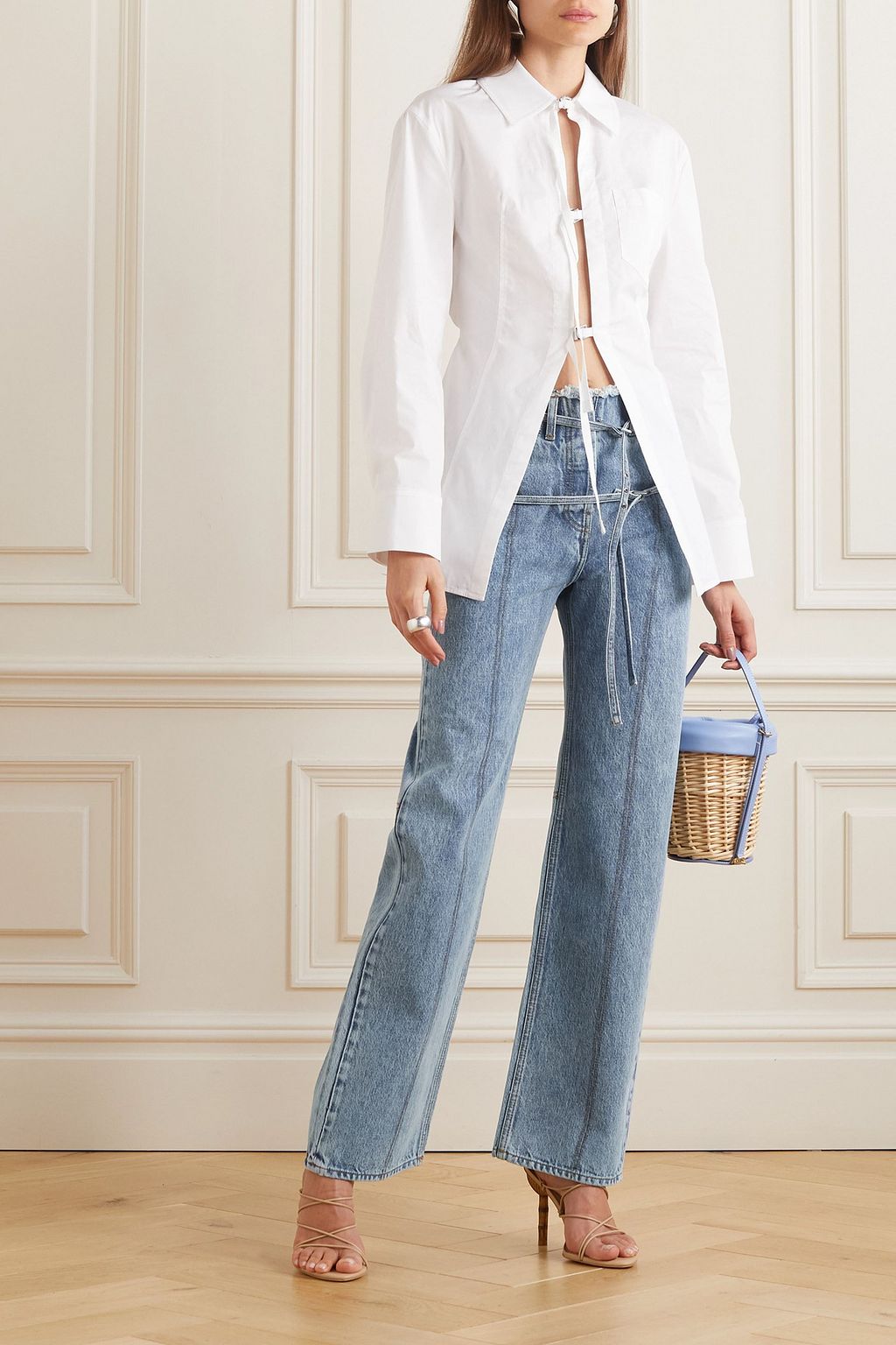 JACQUEMUS جينز Le de Nîmes Caraco من دنيم عضوي بأرجل واسعة وخصر عالٍ وحزام