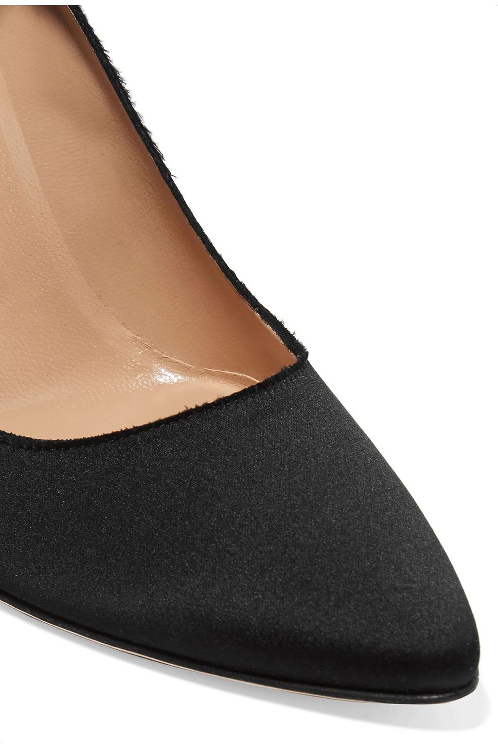 VETEMENTS X MANOLO BLAHNIK Lace-up satin pumps