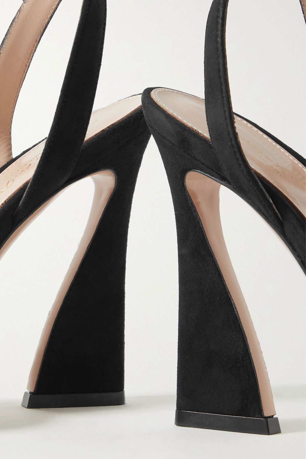 GIANVITO ROSSI Aura D'Orsay 105 suede pumps