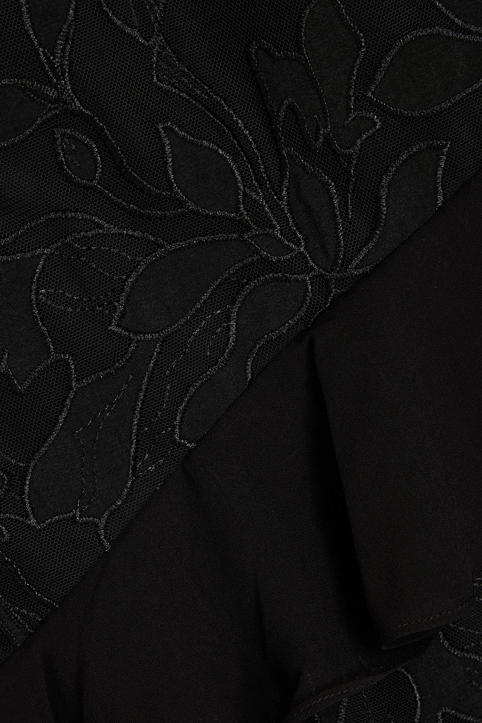 ml Monique Lhuillier Siennaruffle Cold Shoulder Lace Gown Dress In Black In Black