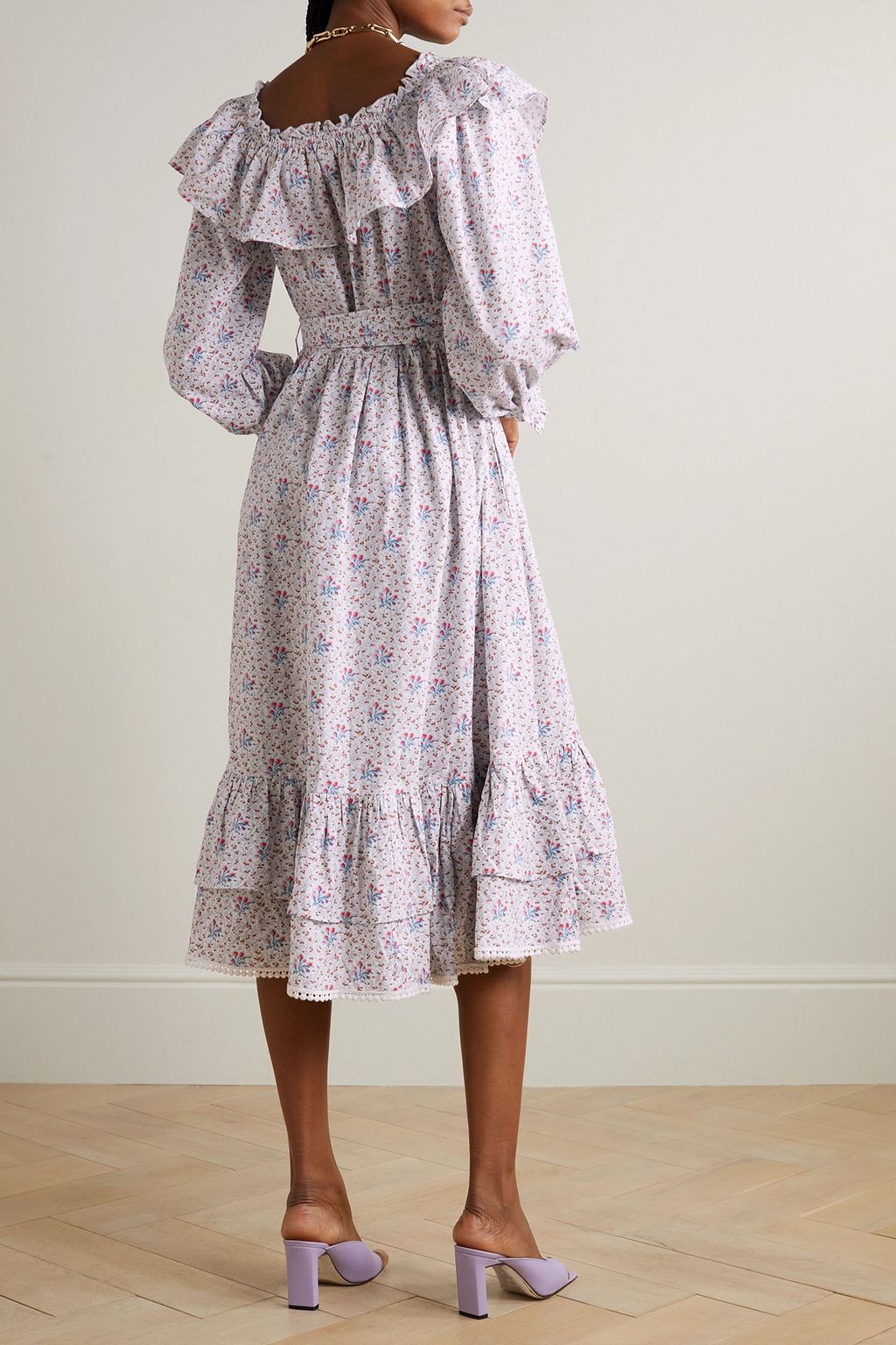BATSHEVA X LAURA ASHLEY + 로라 애슐리 웬즈데이 벨트 러플 티어드 플로럴 프린트 코튼 포플린 미디 드레스