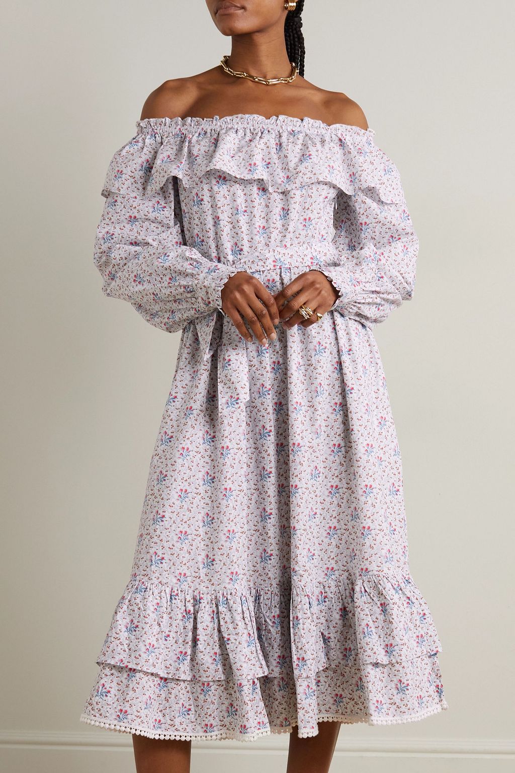 BATSHEVA X LAURA ASHLEY + 로라 애슐리 웬즈데이 벨트 러플 티어드 플로럴 프린트 코튼 포플린 미디 드레스