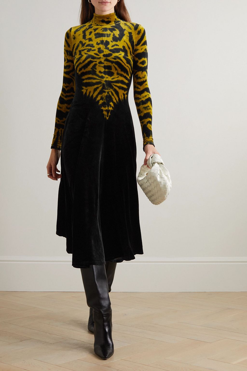 PROENZA SCHOULER فستان متوسط الطول من المخمل المطاط بطبعة بألوان متموجة