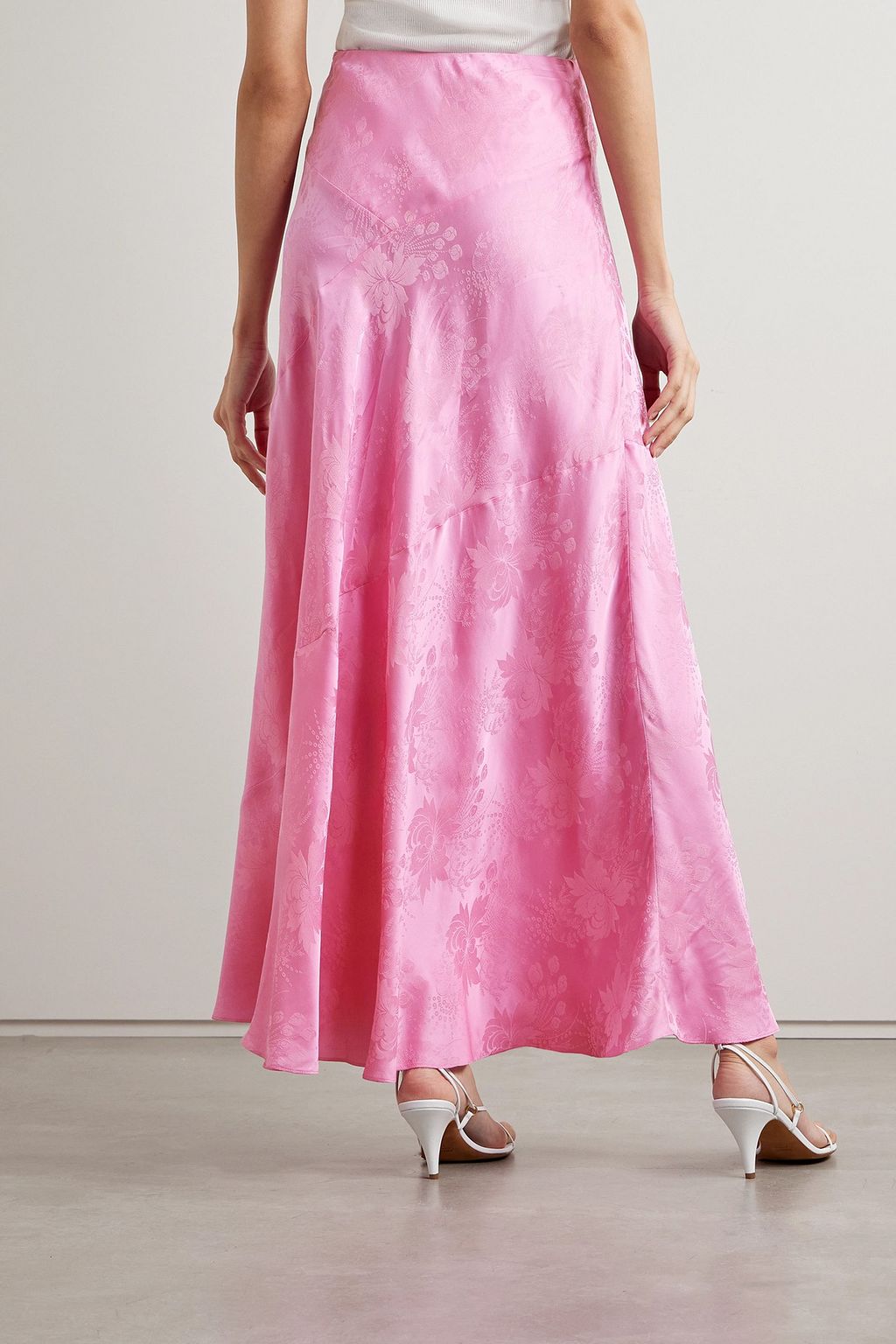 LOVESHACKFANCY تنورة طويلة Booker من ساتان الجاكار